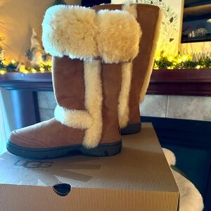 UGG Sunburst Tall. Women’s size 8. Chestnut brown. Never worn.